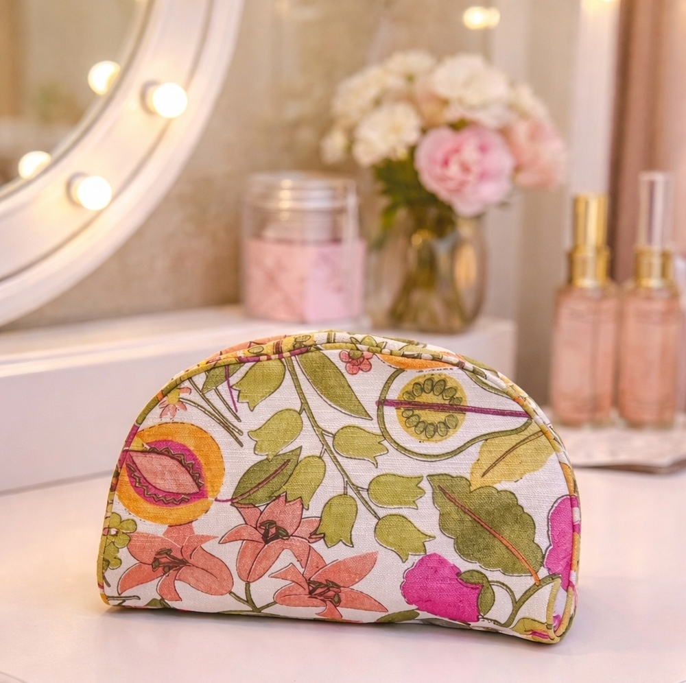 Clinique XL Makeup Travel Case